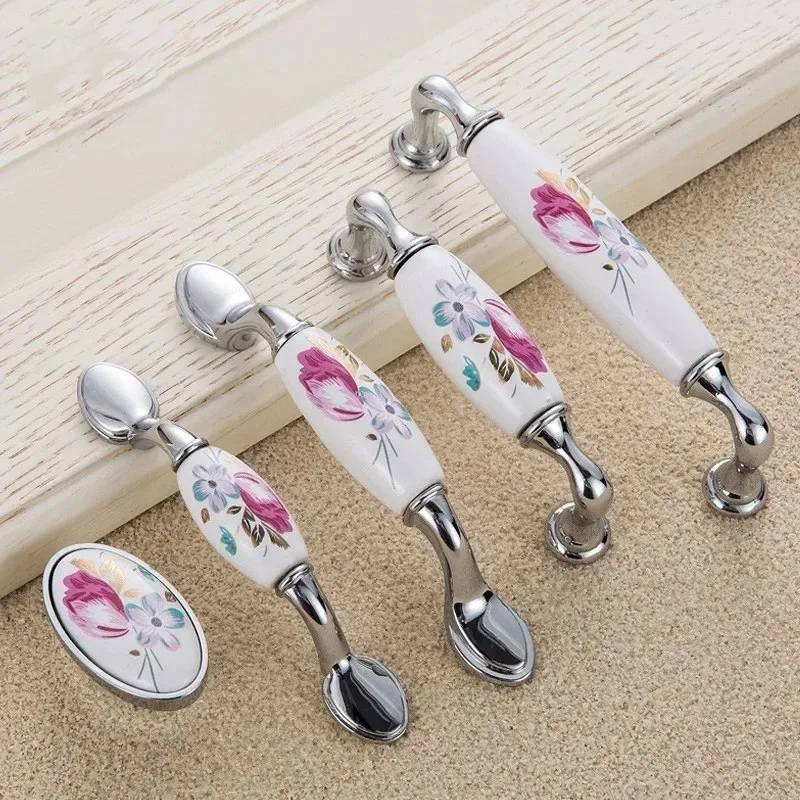 Tulpe Keramik Türgriff Silber  – Vintage Furniture Hardware Pulls Bewertung und Preis